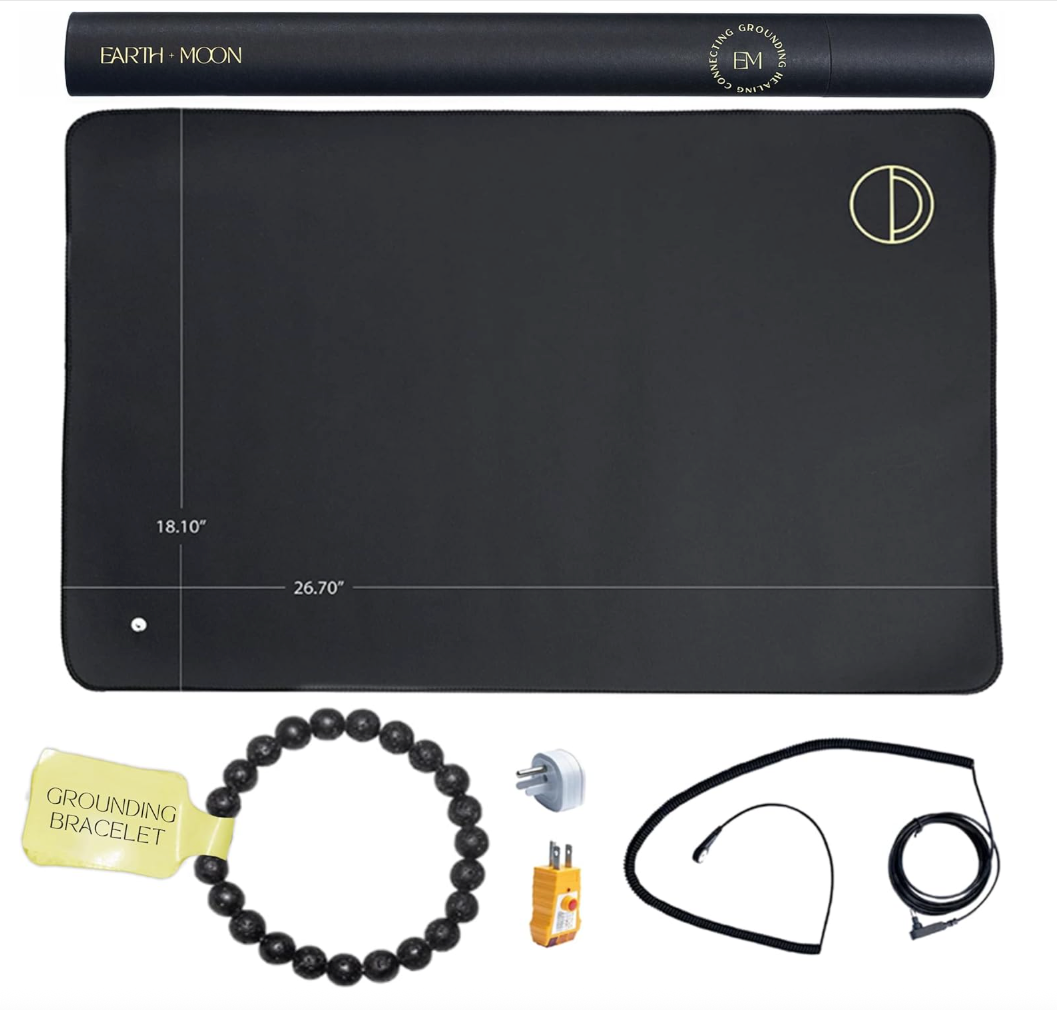 EARTH AND MOON Grounding Mat (18x27in)